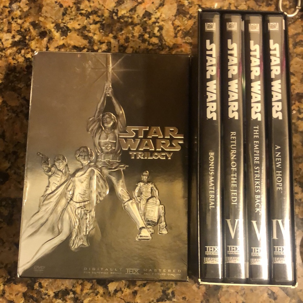 Collectors - STAR WARS Trilogy Box set - New condition!